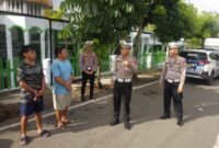Satlantas Kotamobagu saat memberikan edukasi ke pengendara di Kotamobagu