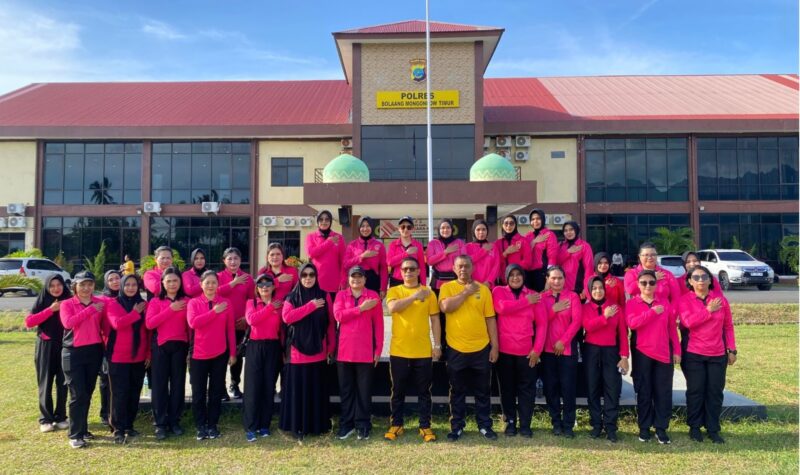 Foto Bersama usai menggelar kegiatan olahraga, Foto Humas Polres Boltim