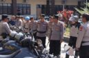 Kapolres Kotamobagu AKBP Abdul Kholik Saat memeriksa Kendaraan Dinas Anggota