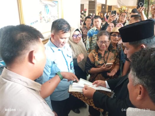 Laporan Warga Lanut ke Gubernur Sulut