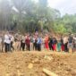 Tim Terpadu Pemkab Boltim Saat Meninjau Lokasi Mintu (Foto  Gisel)